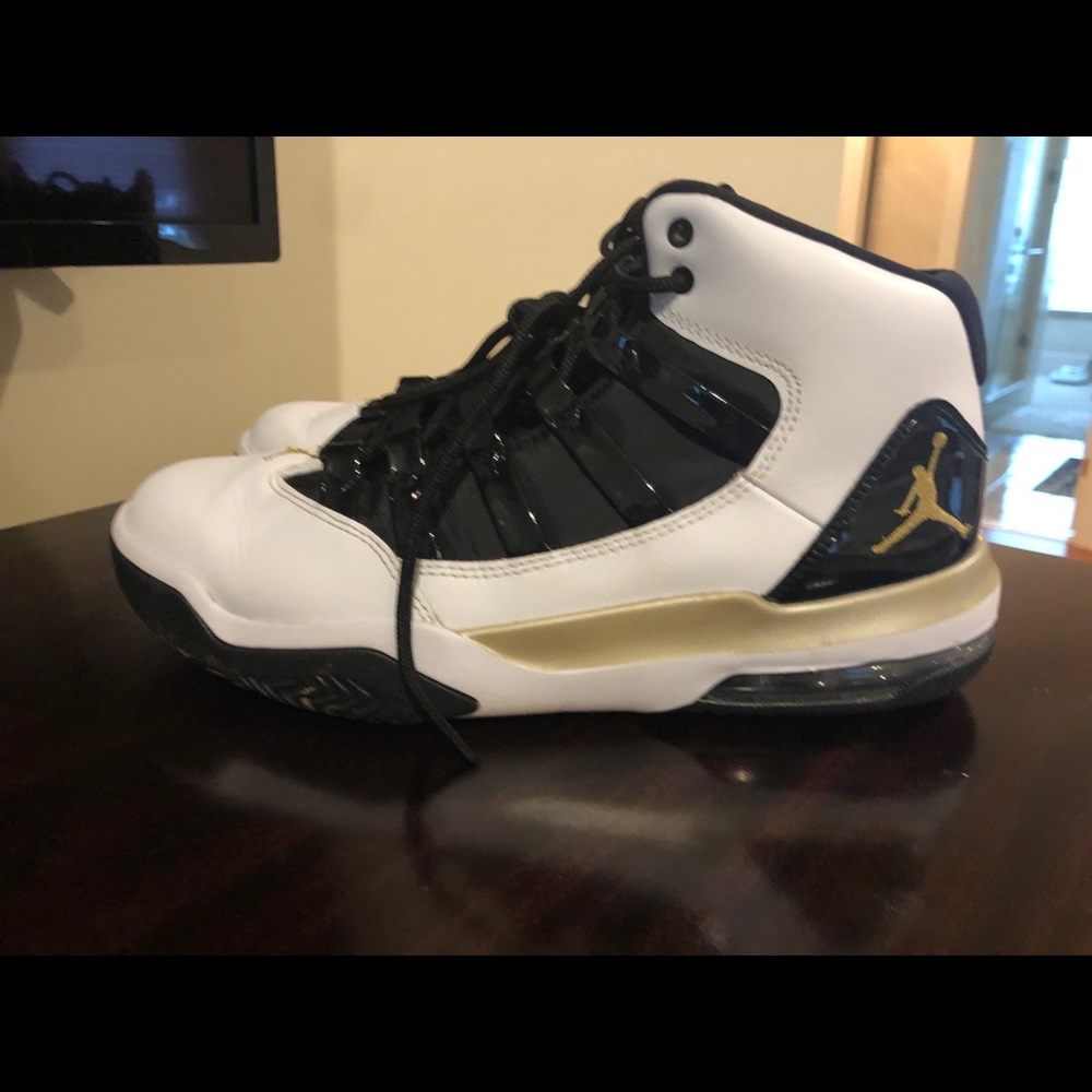 Jordan Max Aura